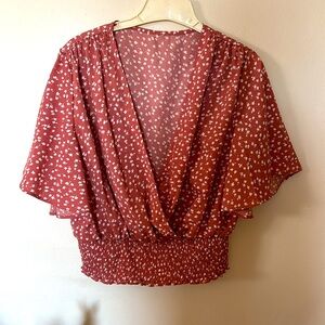 Flutter sleeved V neck crop blouse